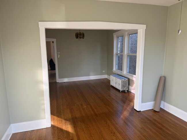 Building Photo - 4253 N Austin Ave