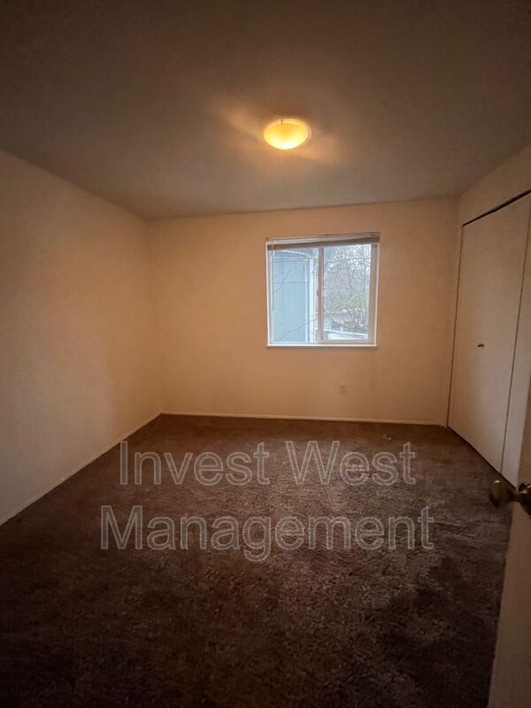 Building Photo - 9031 N Saint Louis Ave