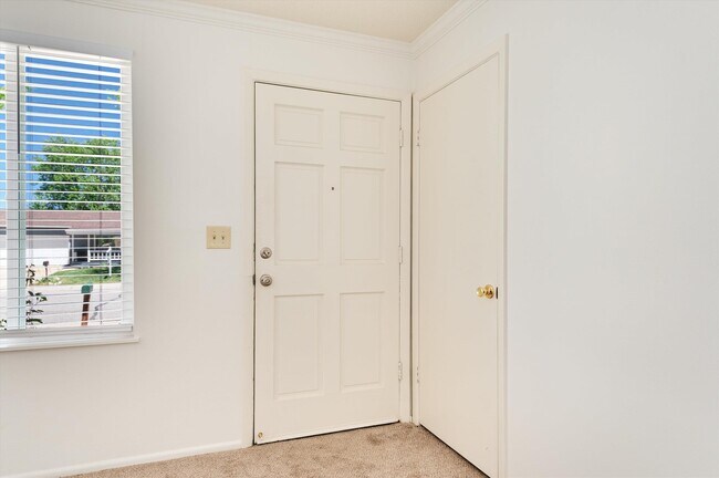 Building Photo - 16176 E Bates Dr