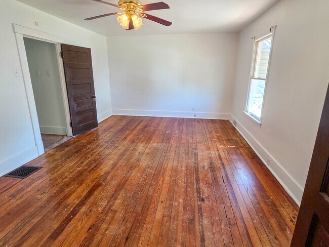 Building Photo - 1330 Woodmont Ave
