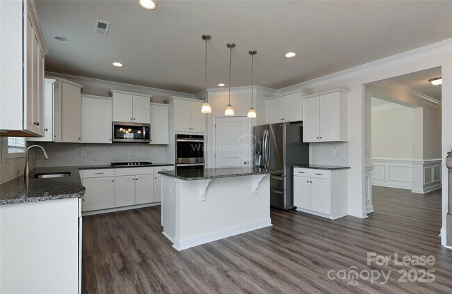 Building Photo - 2015 Saddlebred Dr