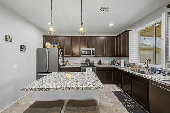 Building Photo - 18235 W Ida Ln