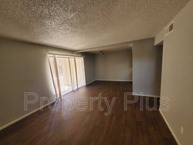 Building Photo - 3810 N Maryvale Pkwy