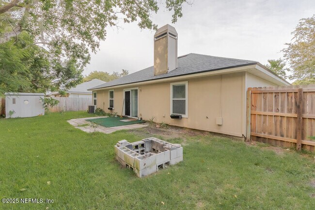 Building Photo - 14004 Crestwick Dr W