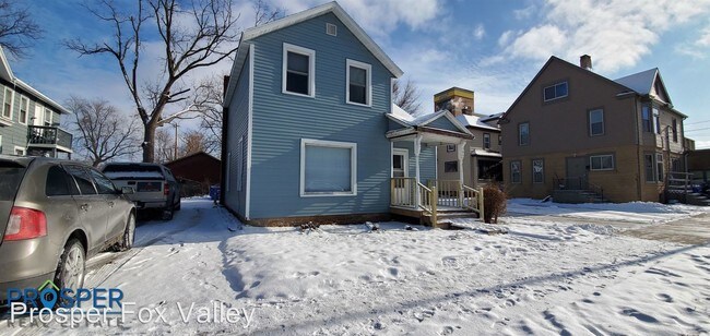 Building Photo - 312 N Oneida St