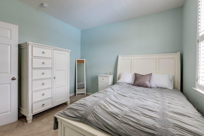 Building Photo - 3190 Coneflower Dr
