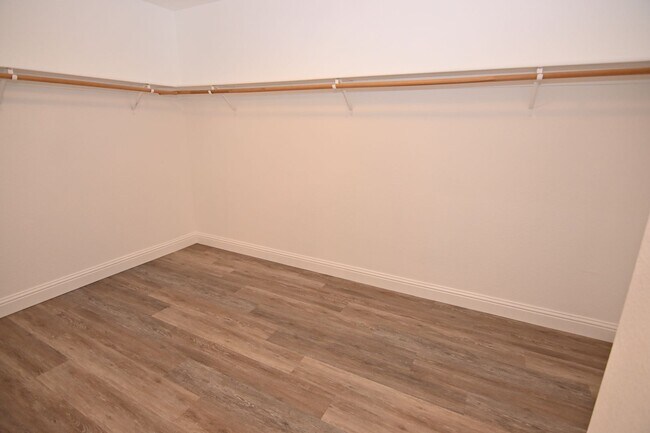 Building Photo - Stunning 5-Bedroom 3 bath 2 story Home in Prime North San Jose Location.