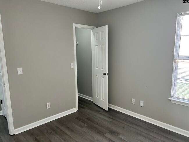 Building Photo - 218 Cogburn Rd