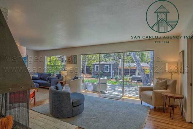 Building Photo - Furnished Two Bedroom Carmel Cottage
