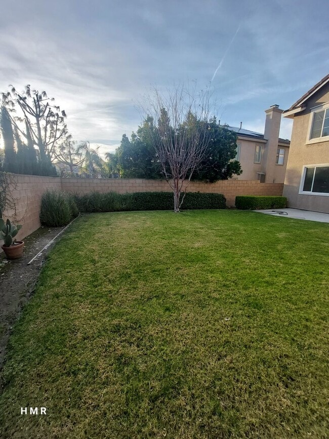 Building Photo - Stunning Two-Story Home with 4 Bedrooms an...