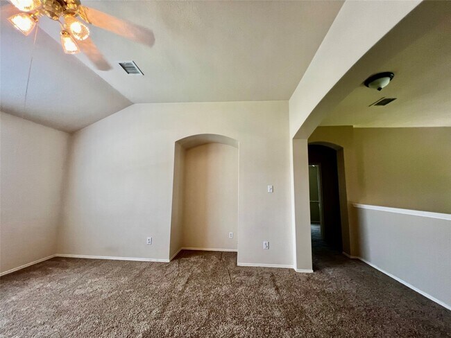 Building Photo - 6427 N Shore Bend