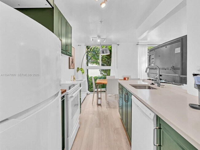 Building Photo - 1688 West Ave