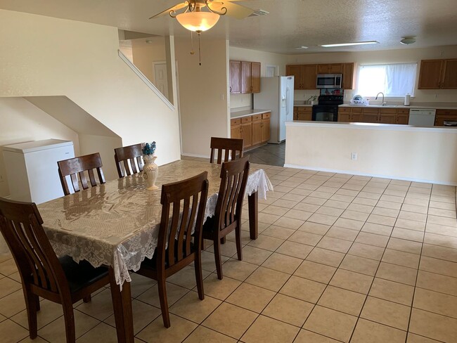 Building Photo - *COMING SOON* 4 Bed | 2.5 Bath | Loft | 2-Car Garage | Covered Patio!