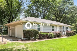 Building Photo - 3 Bedroom Pet-Friendly Home in KANSAS CITY...