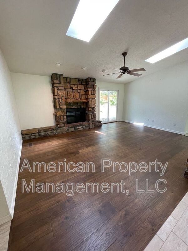 Building Photo - 3711 E 108th St