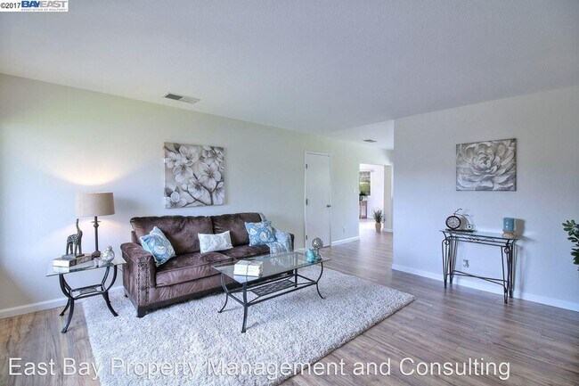 Building Photo - 4 br, 2 bath House - 4945 Windermere Dr.