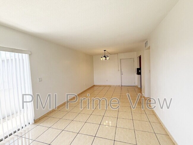 Building Photo - 495 NW 72nd Ave