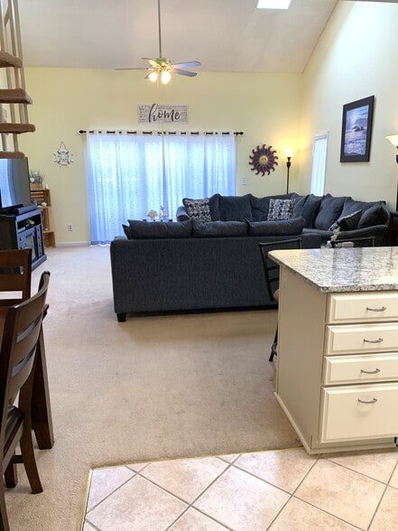 Building Photo - 3700 Golf Colony Ln