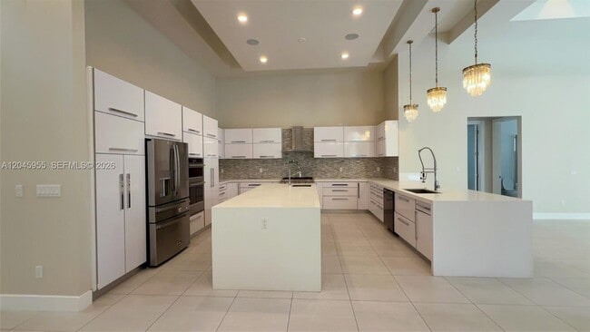 Building Photo - 12802 Grand Oaks Dr
