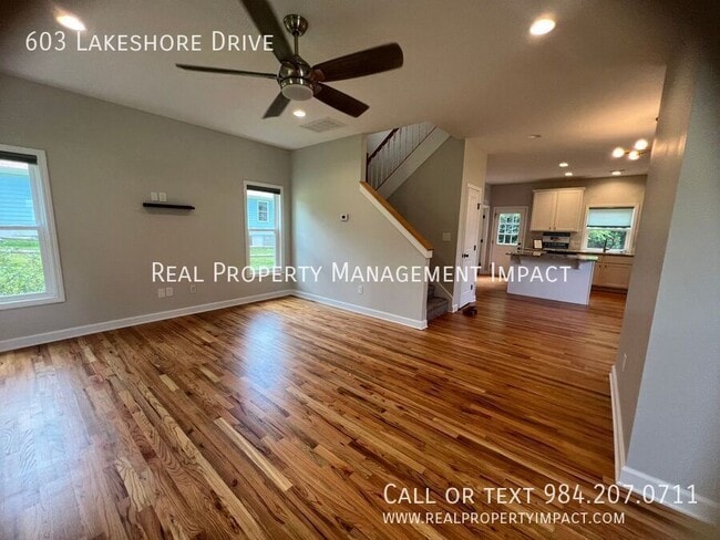 Building Photo - 603 Lakeshore Dr