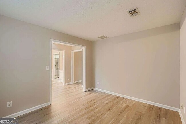 Building Photo - 1570 Twin Bridge Ln