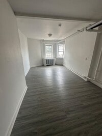 Building Photo - 34 Van Cortlandt Park Ave