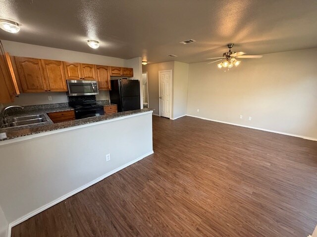 Building Photo - 725 Claremont Pky