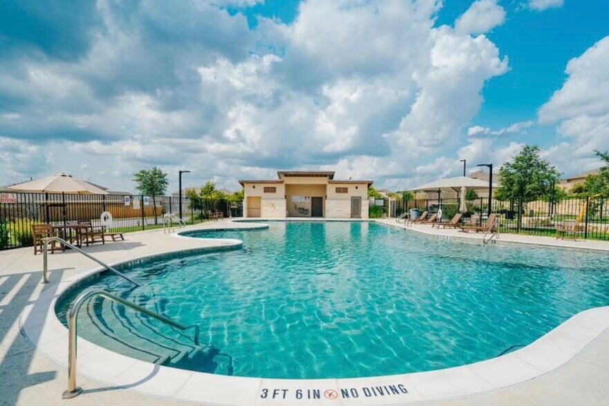 HOA Pool - 6613 San Isidro Dr