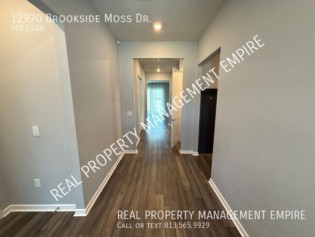 Building Photo - 12970 Brookside Moss Dr