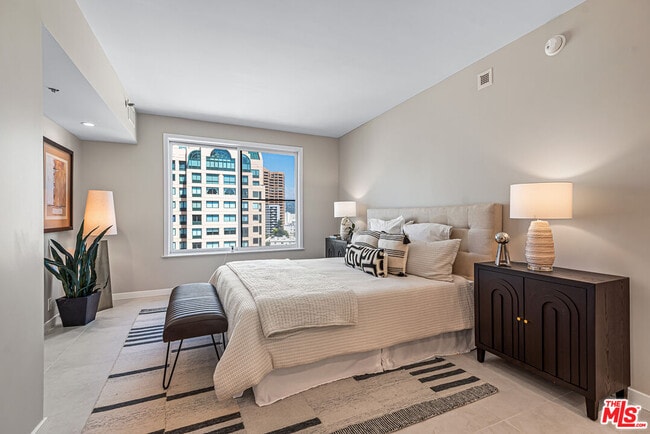 Building Photo - 10550 Wilshire Blvd