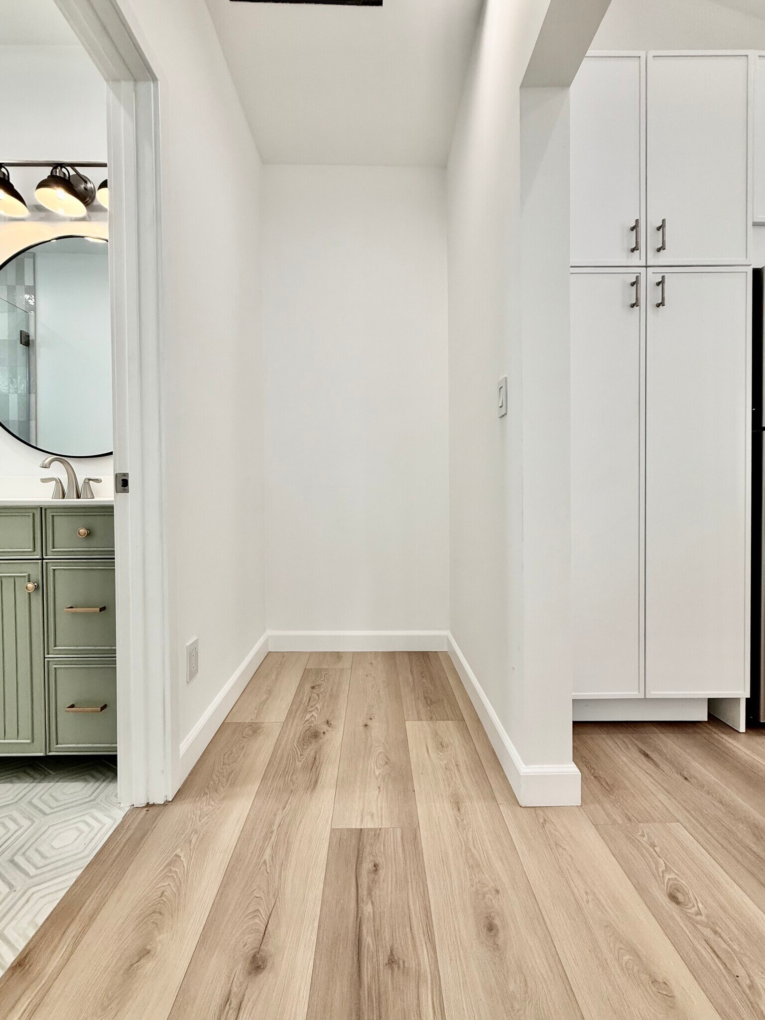 Building Photo - 619 N Vista St