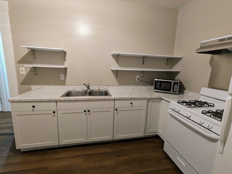 kitchen - 4619 Southern Pky