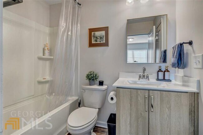 Building Photo - 2028 Bixby Byway Dr SE