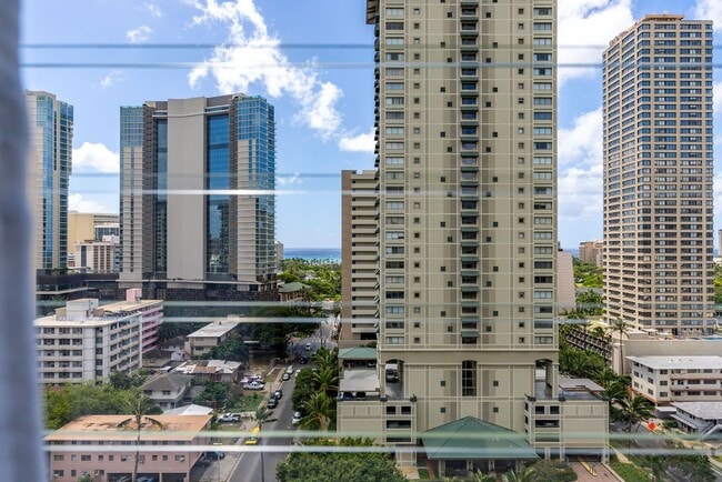 Building Photo - Renovated Unfurnished 2 bedroom, 1.5 bath ...
