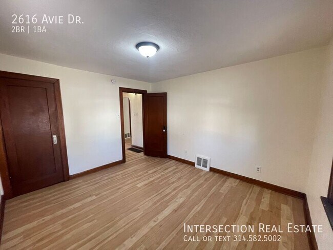 Building Photo - 2616 Avie Dr