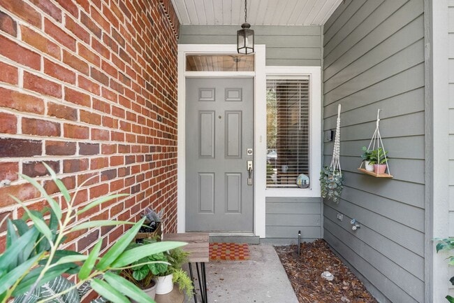 Building Photo - New Listing in Monticello at Mill Pond – S...