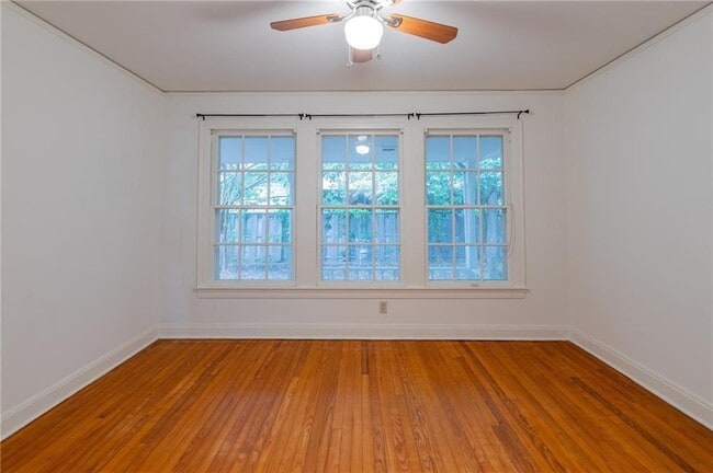 Building Photo - 2404 Schulle Ave