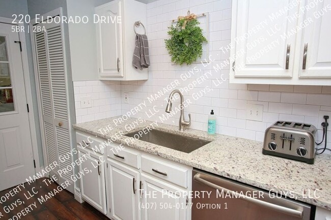 Building Photo - 220 Eldorado Dr