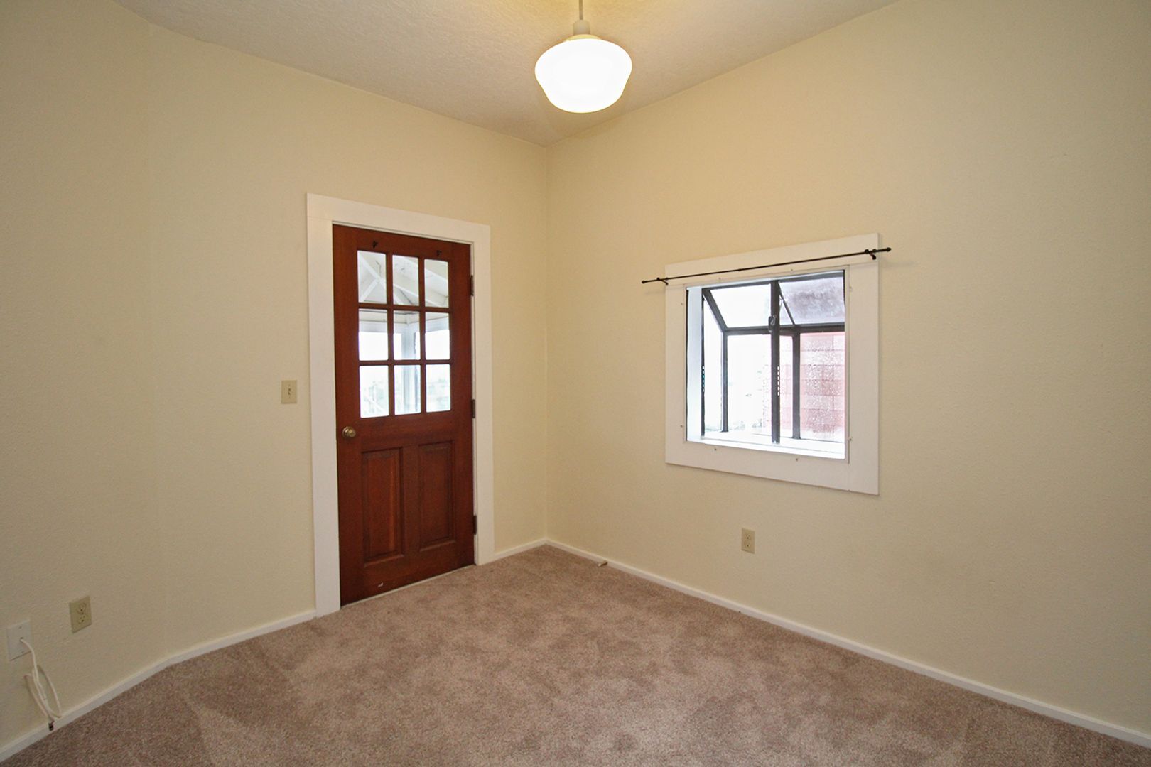 Building Photo - 3719 S Hood Ave