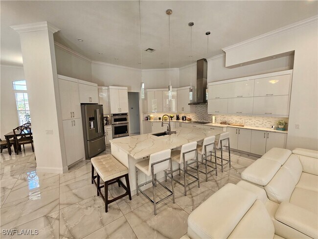 Building Photo - 8122 Wilshire Lakes Blvd