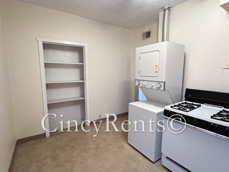 Building Photo - 3540 Columbia Pky