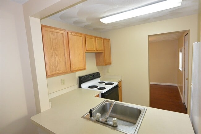 Building Photo - 152 Green St