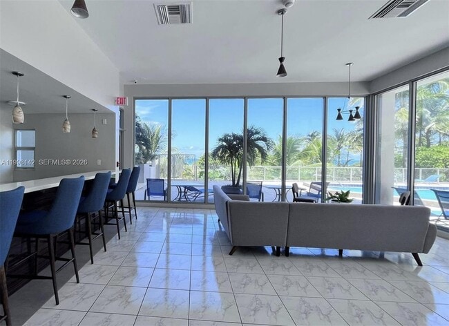 Building Photo - 9225 Collins Ave