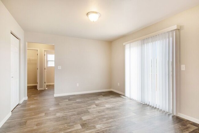 Building Photo - 5347 Eagle Glen Dr SW