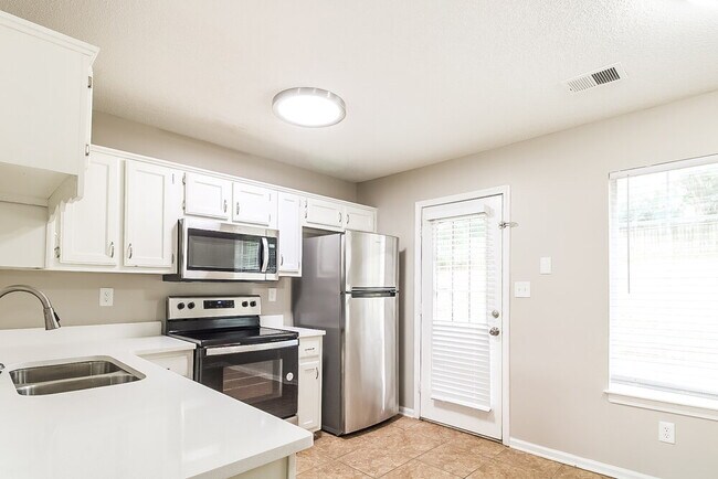 Building Photo - 5731 Riverhead Ave