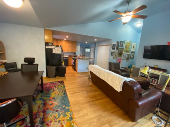 Building Photo - 4644 Brenton Dr