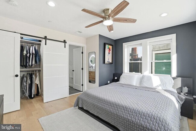 Building Photo - 616 Quebec Place NW