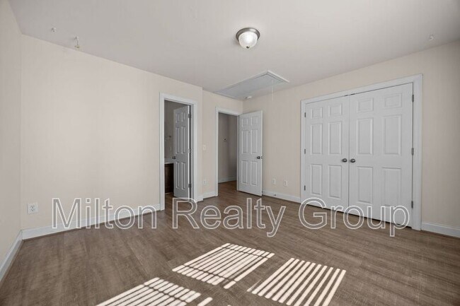 Building Photo - 62 River Stancil Dr