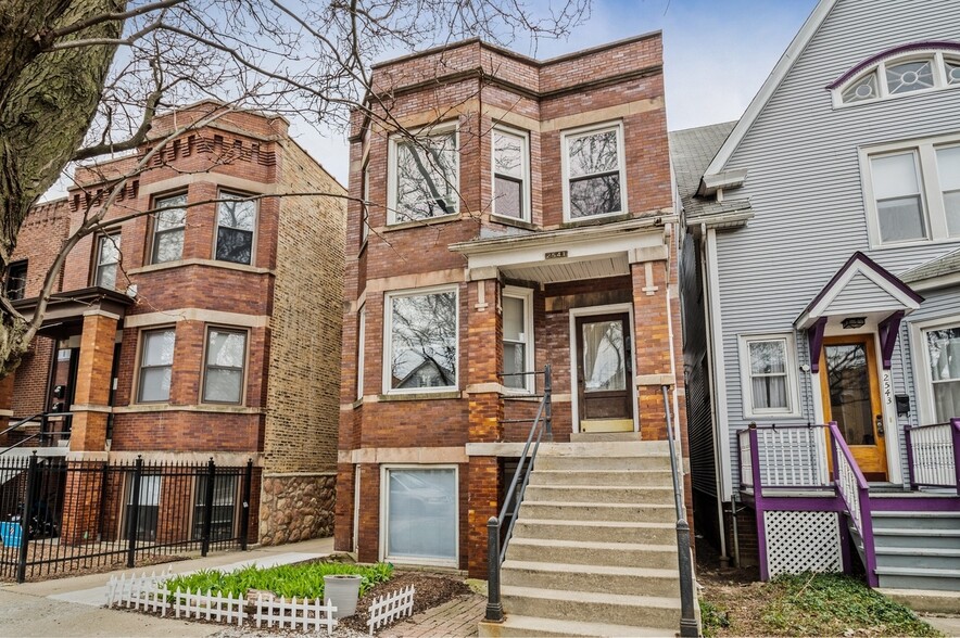 Primary Photo - 2541 W Carmen Ave