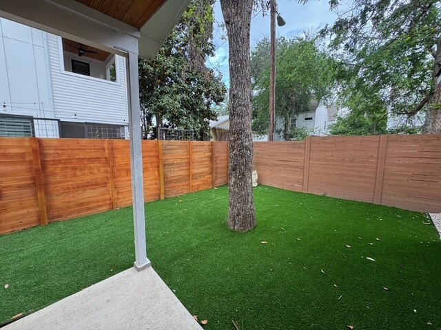 Building Photo - 1101 1/2 Fiesta St